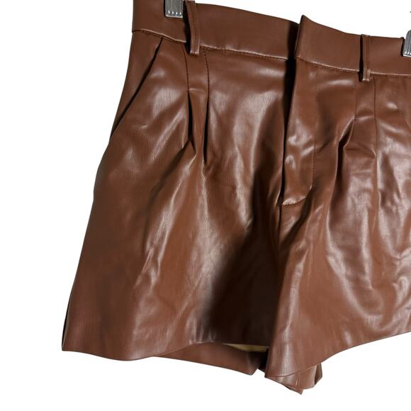 Zara Brown Faux Leather Pleated High Waisted Shorts Blogger Favorite Size Small - Picture 2 of 7